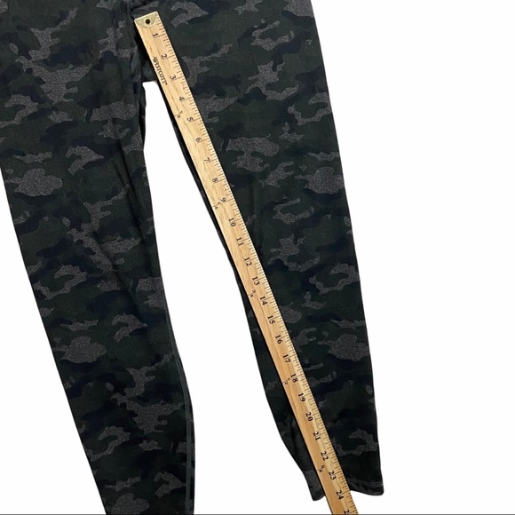 Fabletics Mid-Rise Camo Printed Powerhold Leggings - Picture 9 of 9